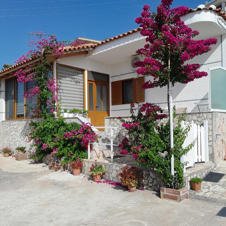Denni'S Home Саранде Екстериор снимка