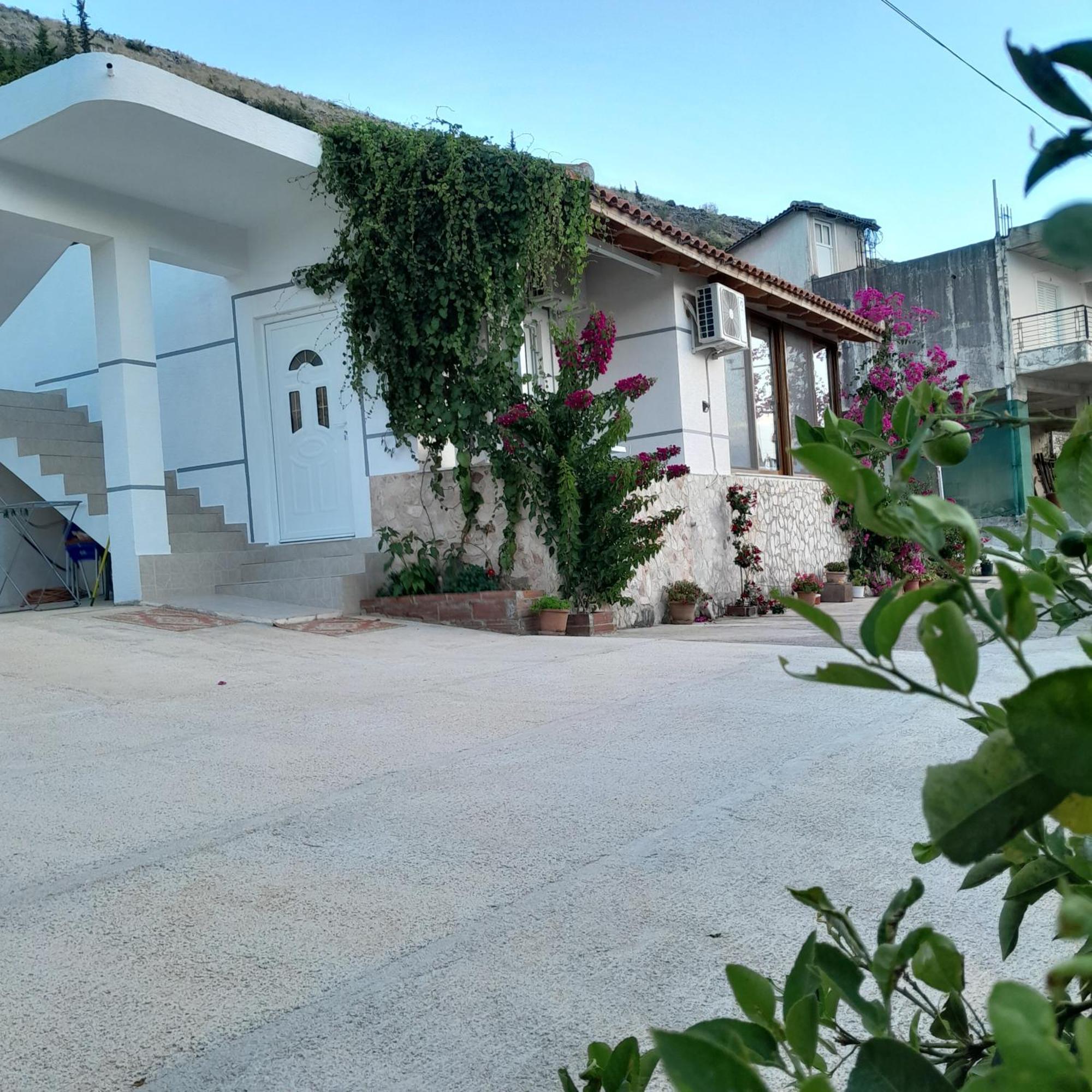 Denni'S Home Саранде Екстериор снимка
